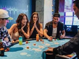 Antarmuka Mega Wheel macau328 menampilkan roda putar, opsi taruhan, dan panel dealer langsung